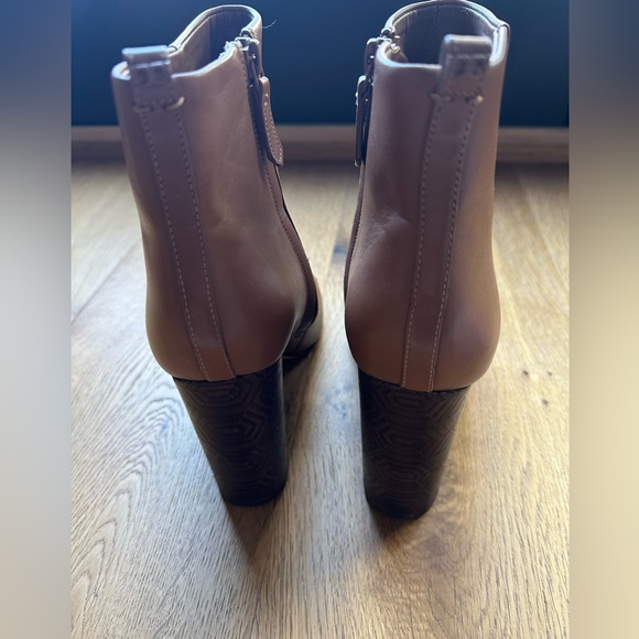 Tory Burch Grove Size 9 Royal Tan Leather Ankle Boot Bootie - Picture 5 of 7